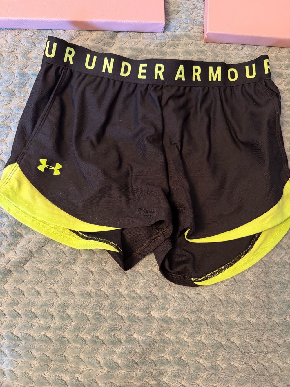 Under Armour Women’s Black & Neon Yellow Performance Shorts Size L
